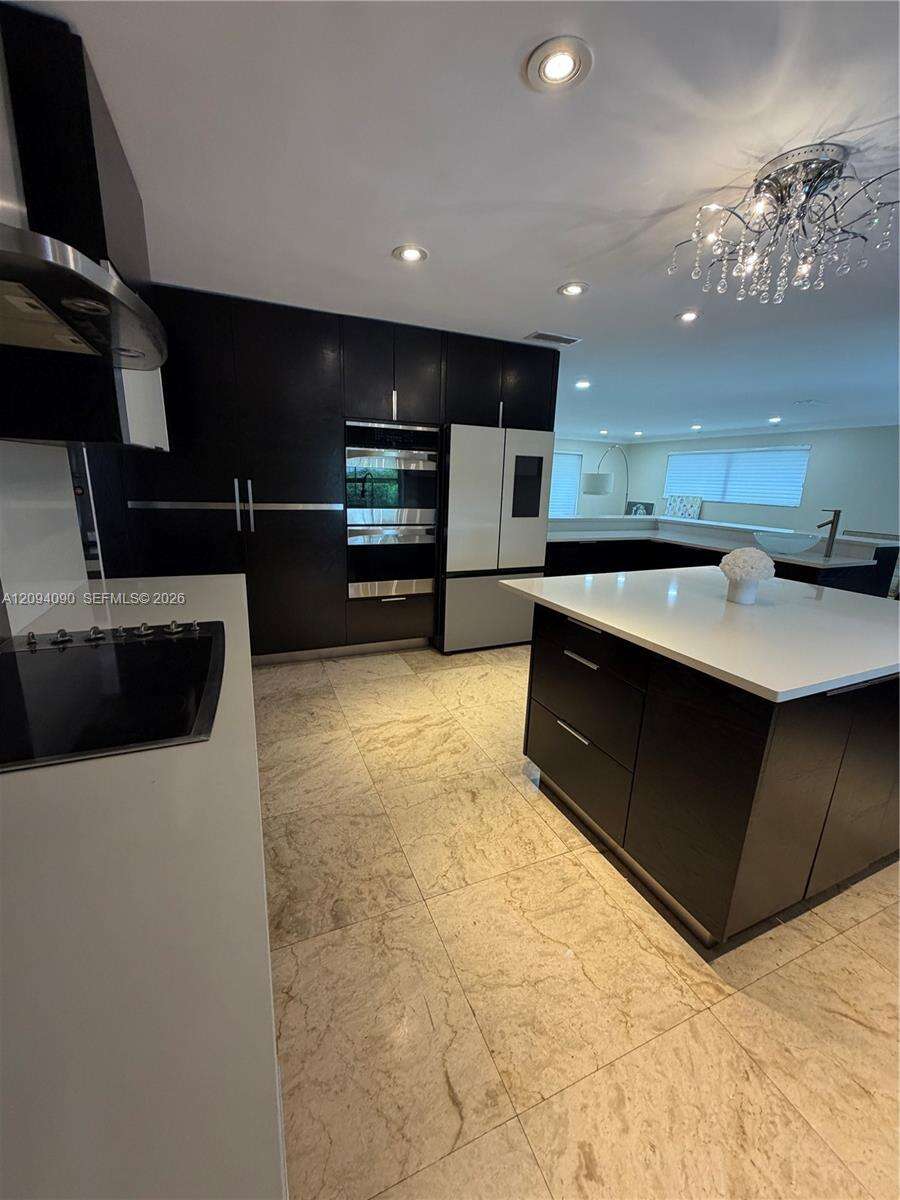 2215 204th St, Miami, FL 33180 - For Sale photo 37