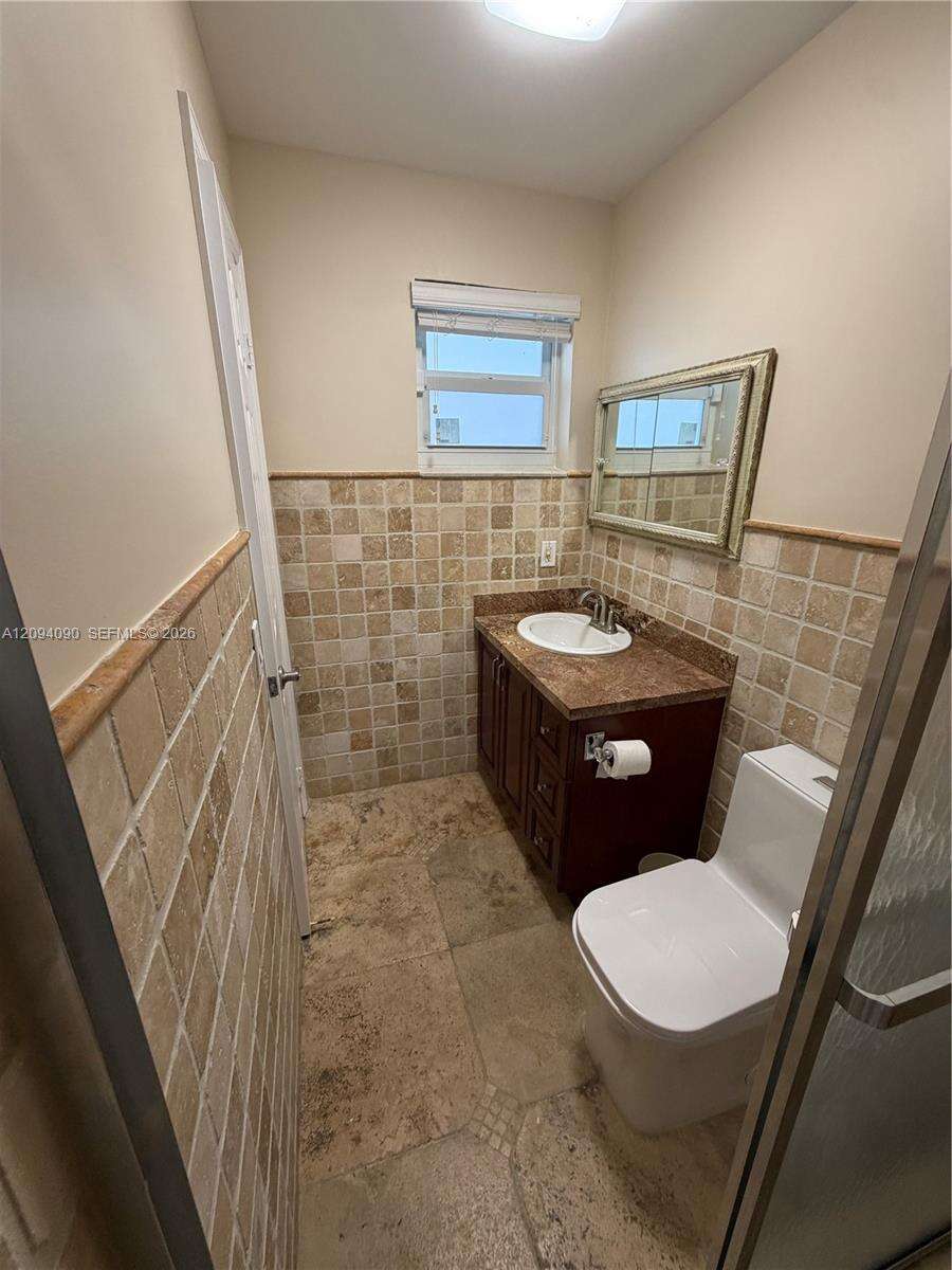 2215 204th St, Miami, FL 33180 - For Sale photo 61