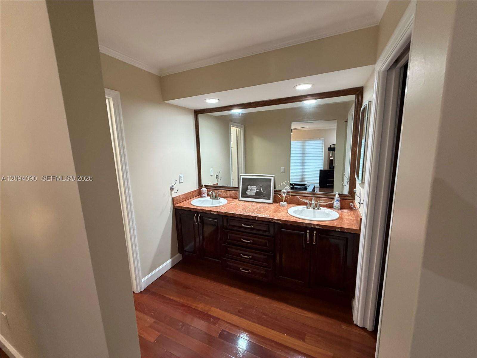 2215 204th St, Miami, FL 33180 - For Sale photo 68