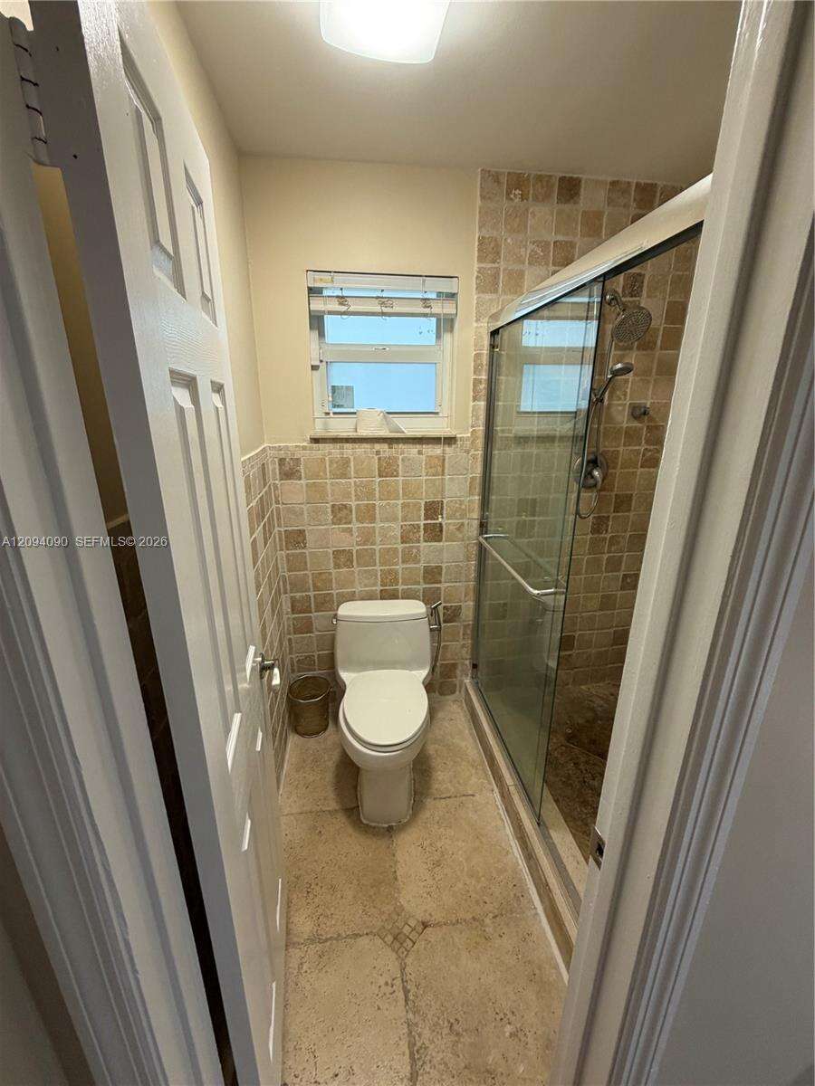 2215 204th St, Miami, FL 33180 - For Sale photo 70