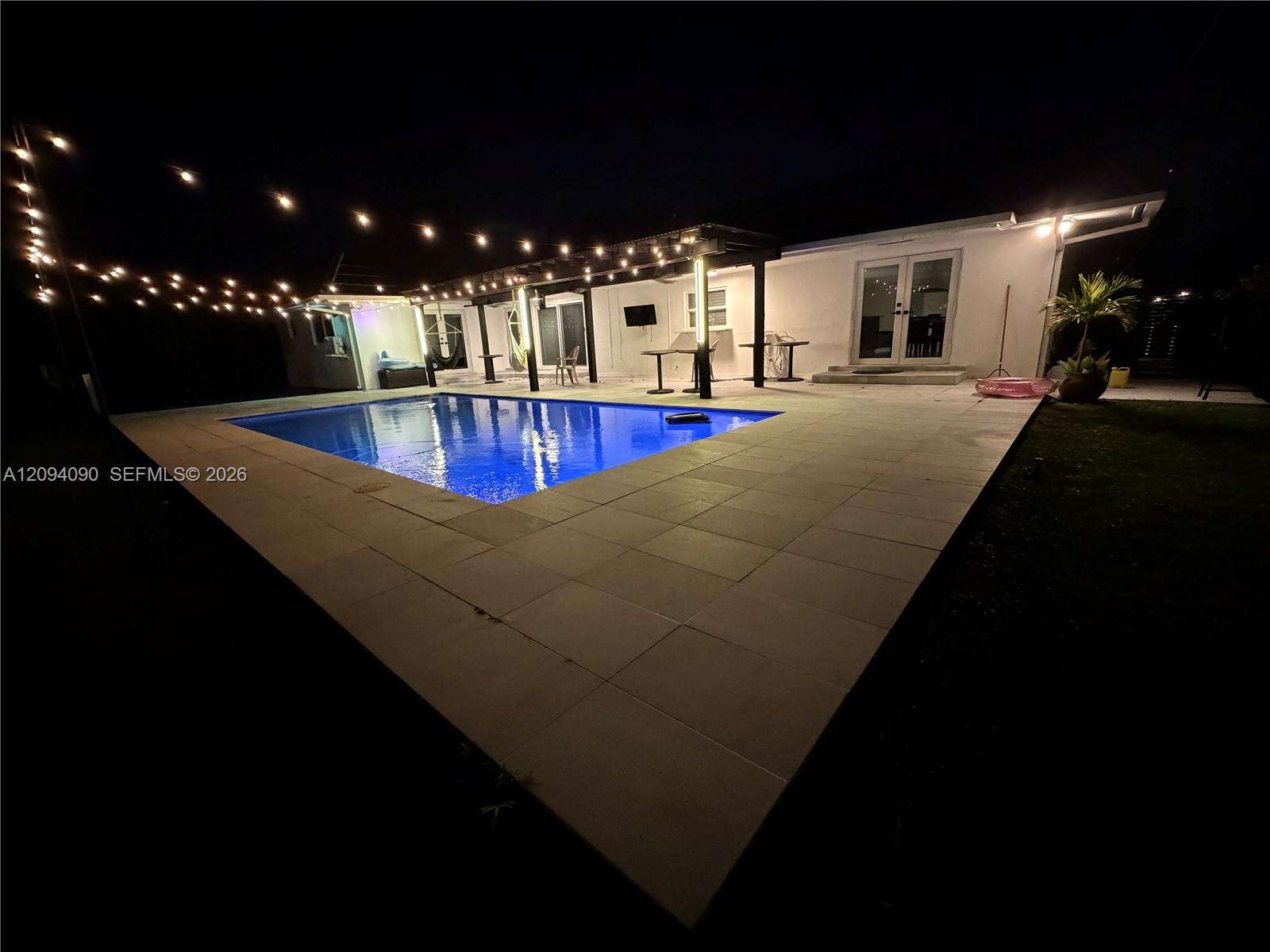 2215 204th St, Miami, FL 33180 - For Sale photo 75