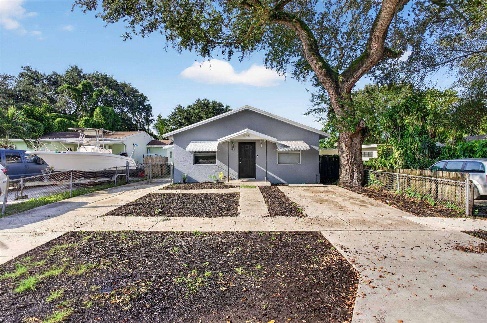 5715 Garfield, Hollywood, FL 33021 - For Sale photo 2