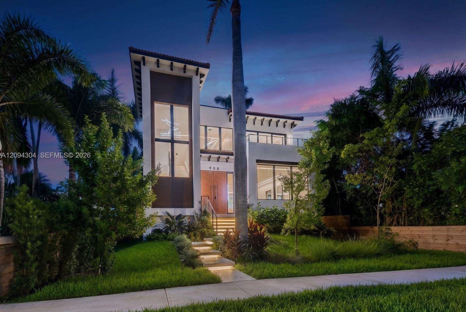 908 Tyler St, Hollywood, FL 33019 - For Sale photo 1