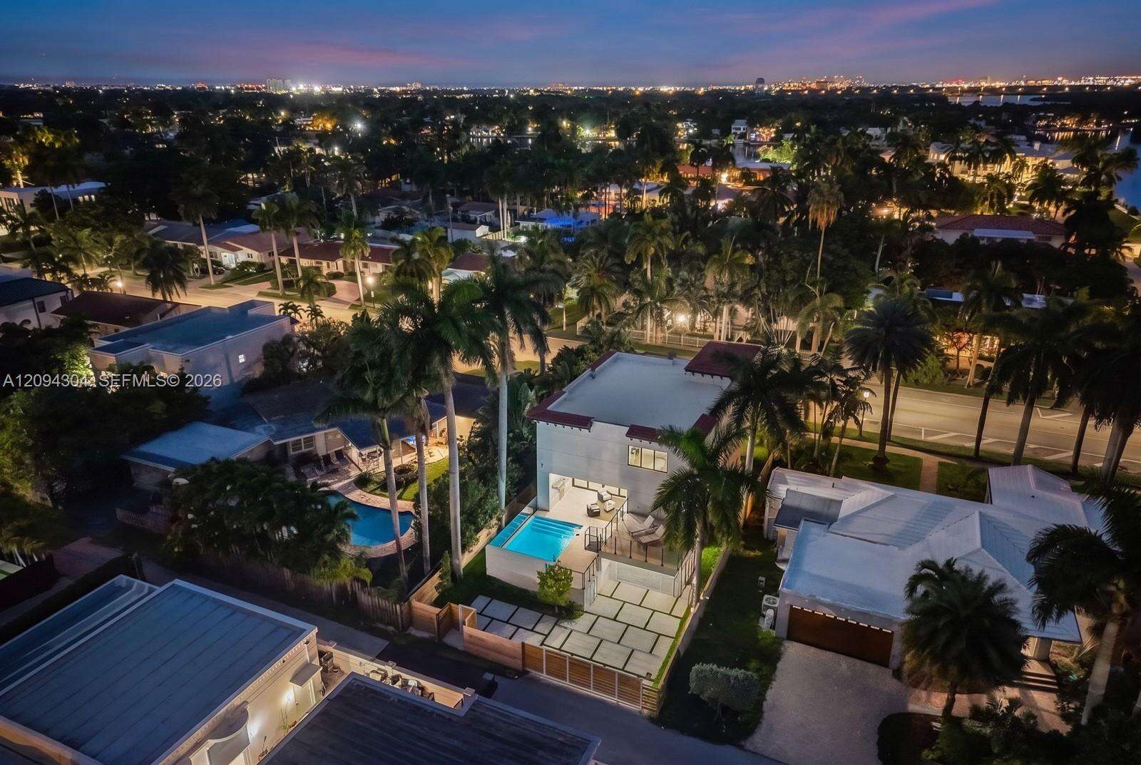908 Tyler St, Hollywood, FL 33019 - For Sale photo 52