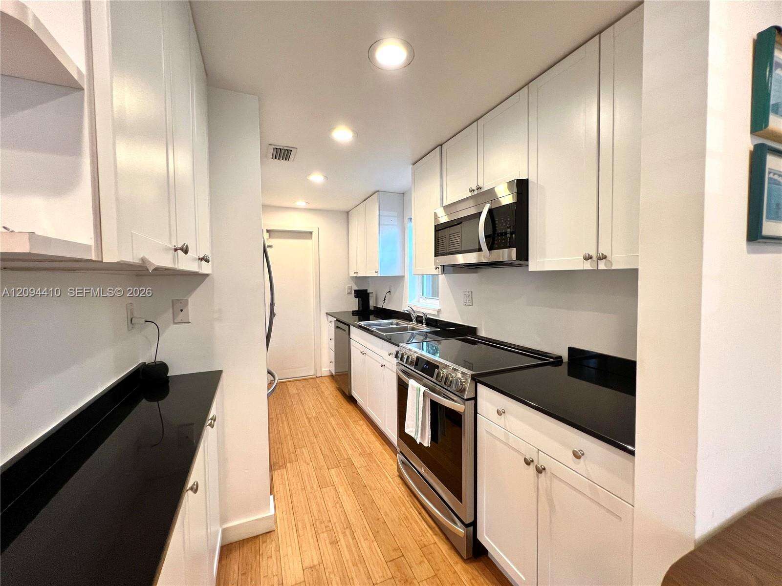 3158 Carter St, Miami, FL 33133 - For Sale photo 5