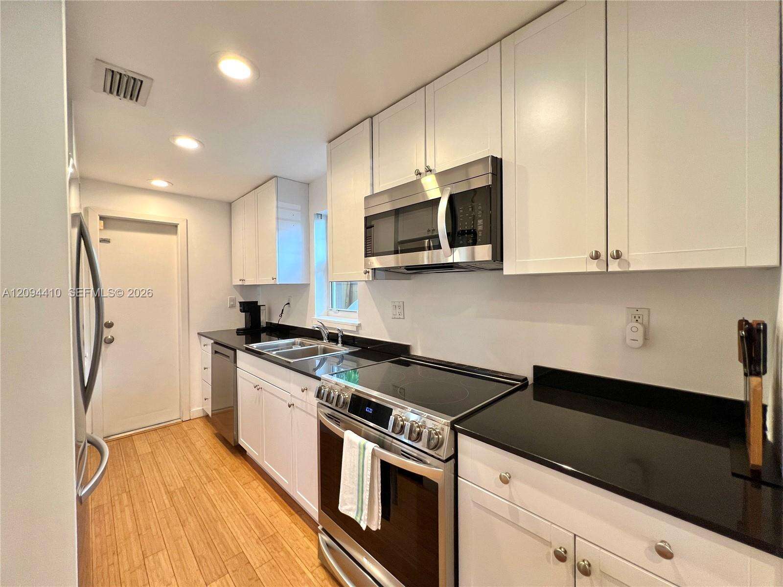3158 Carter St, Miami, FL 33133 - For Sale photo 6