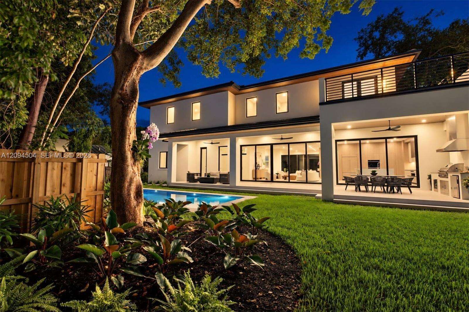 6255 69th St, South Miami, FL 33143 - For Sale photo 3