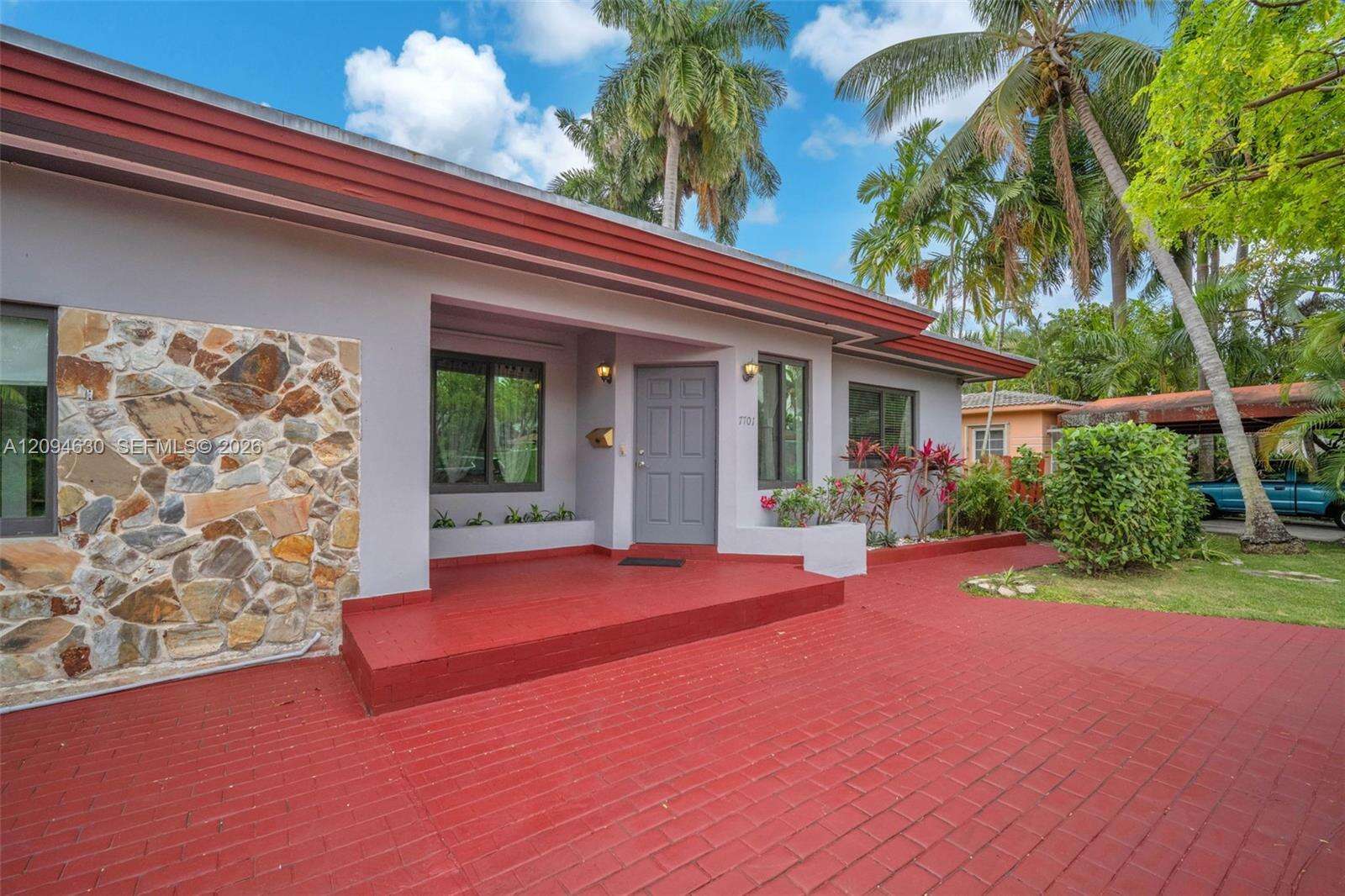 7701 Center Bay Dr, North Bay Village, FL 33141 - For Sale photo 2