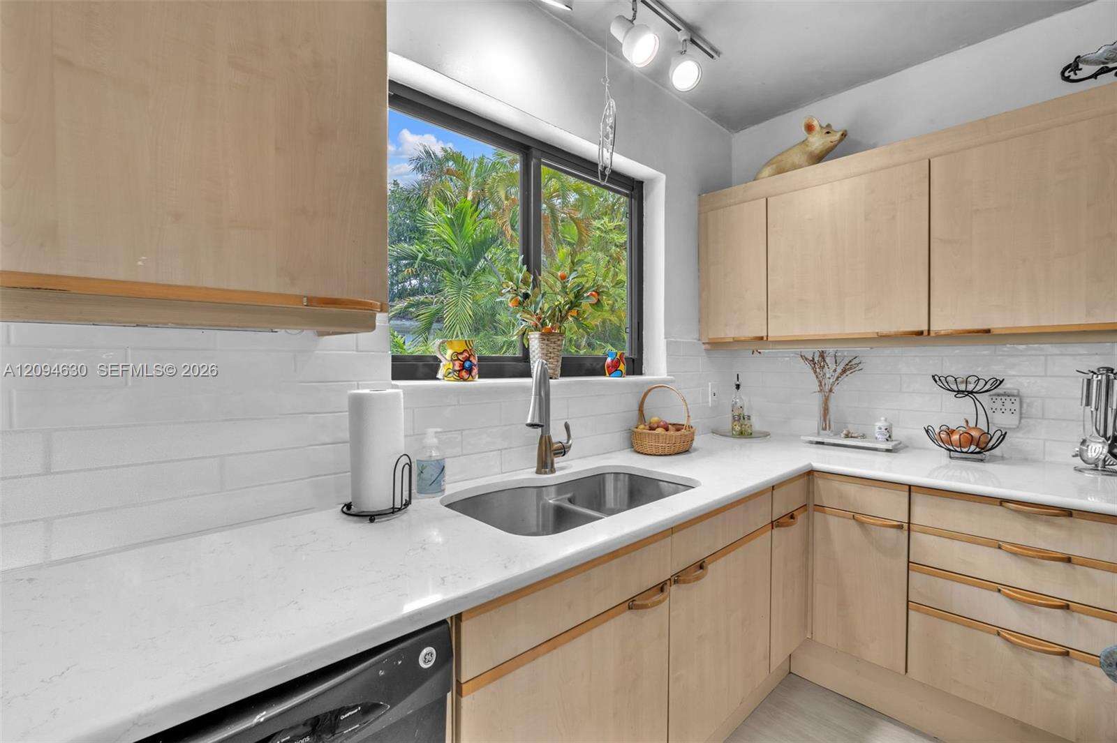 7701 Center Bay Dr, North Bay Village, FL 33141 - For Sale photo 24