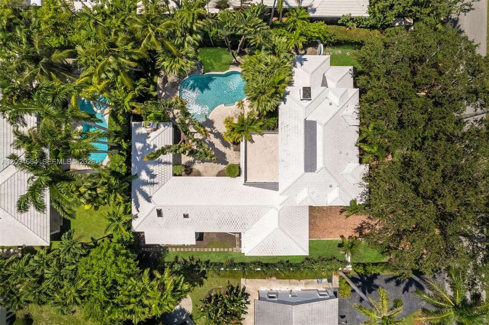 6675 Roxbury Ln, Miami Beach, FL 33141 - For Sale photo 1