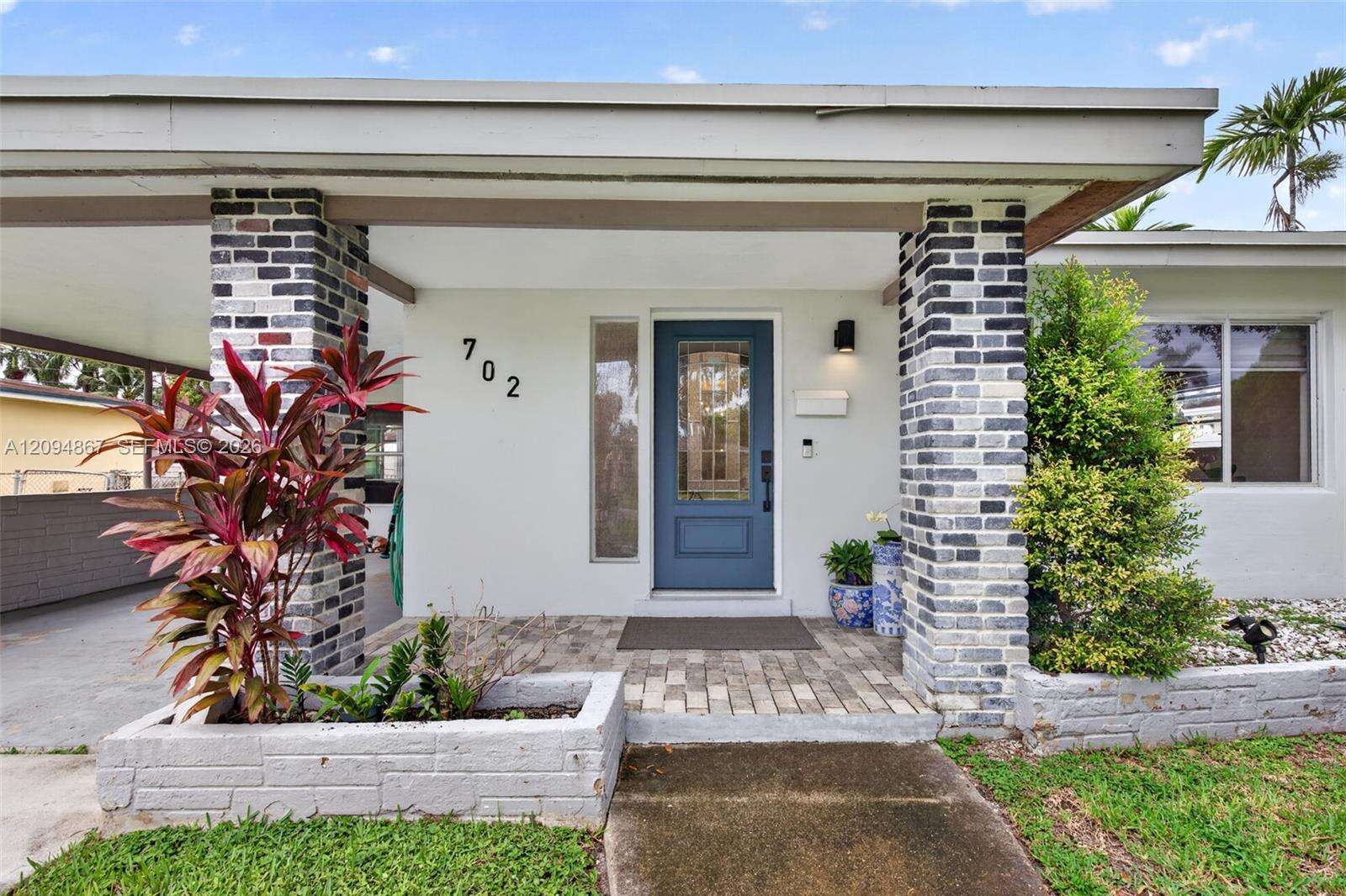 702 31st Ct, Hollywood, FL 33021 - For Sale photo 1