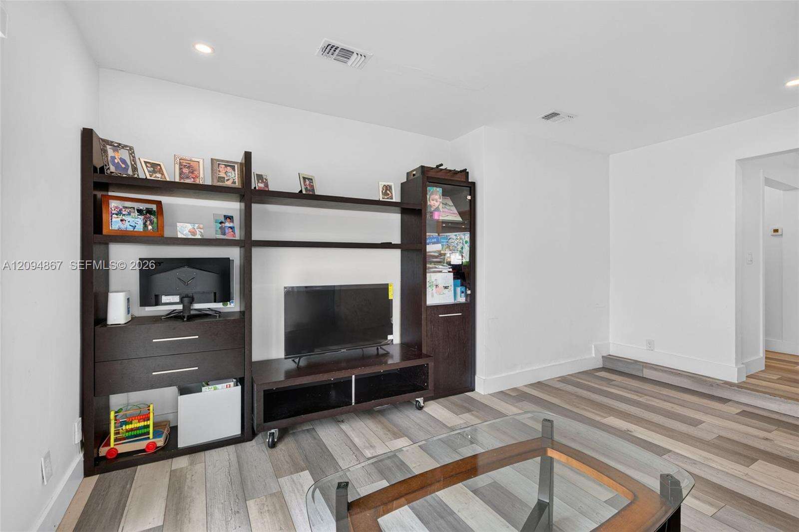 702 31st Ct, Hollywood, FL 33021 - For Sale photo 11