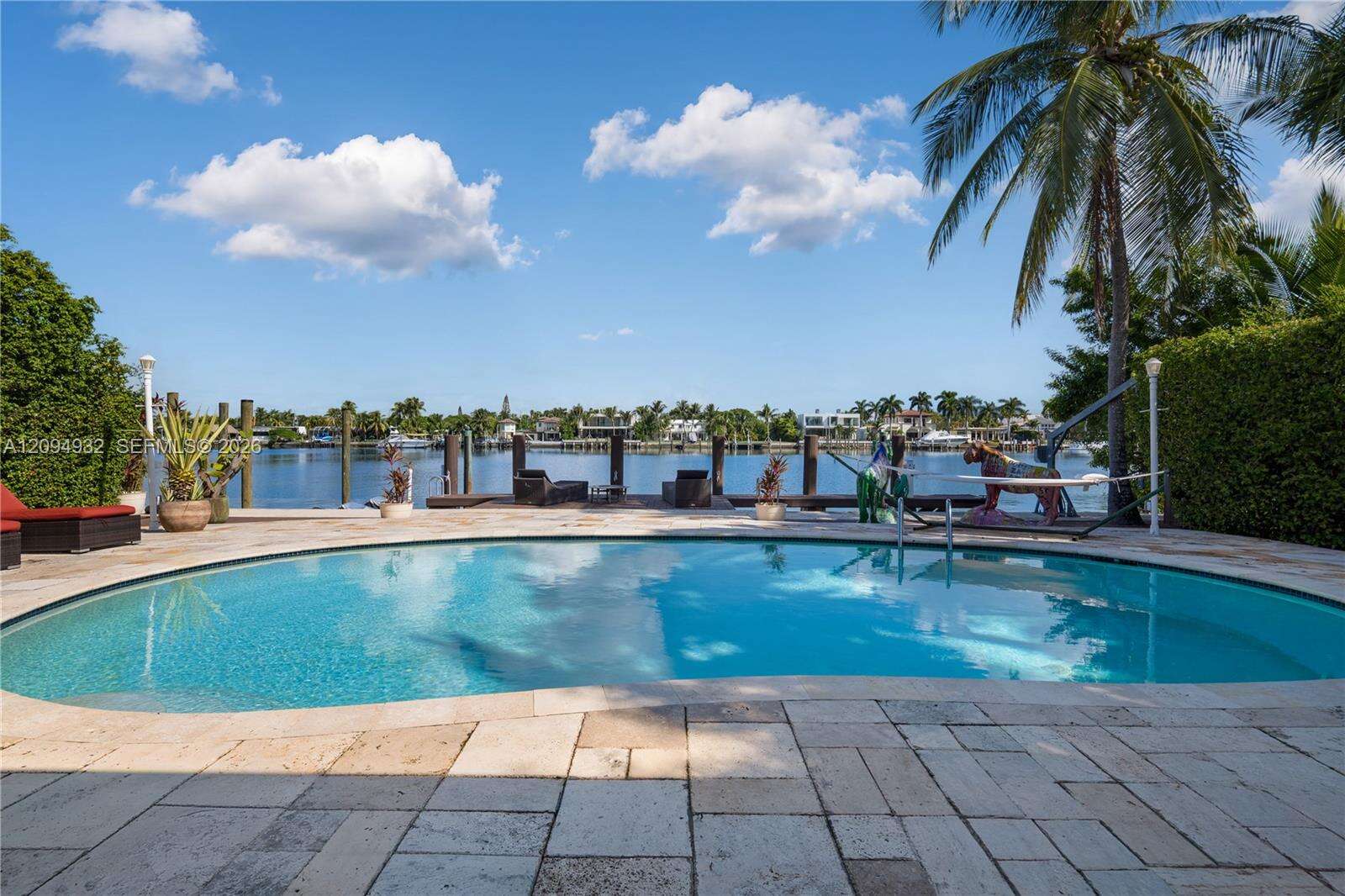 435 Shore Dr, Miami Beach, FL 33141 - For Sale photo 4