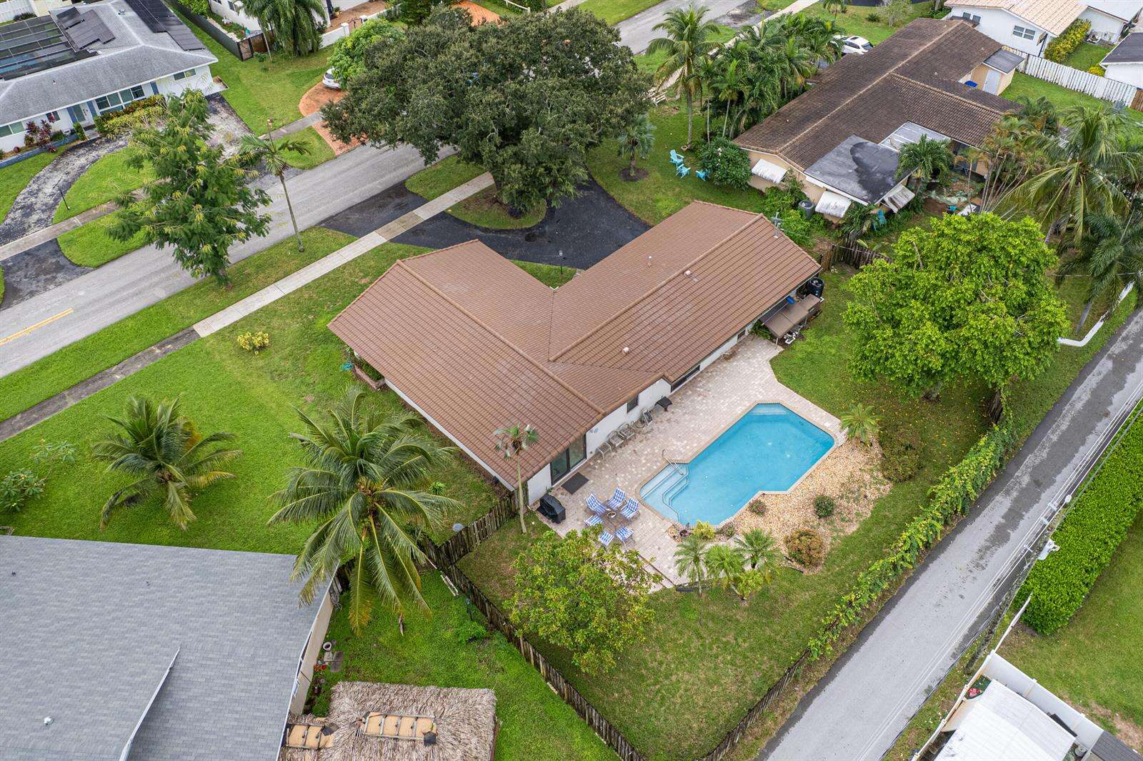 720 Crescent, Hollywood, FL 33021 - Pending Sale photo 1