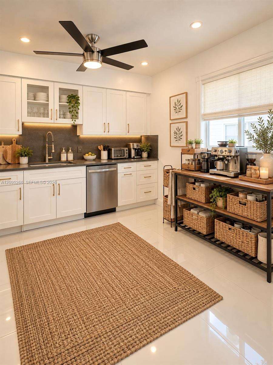 916 10th St, Hallandale Beach, FL 33009 - For Sale photo 2