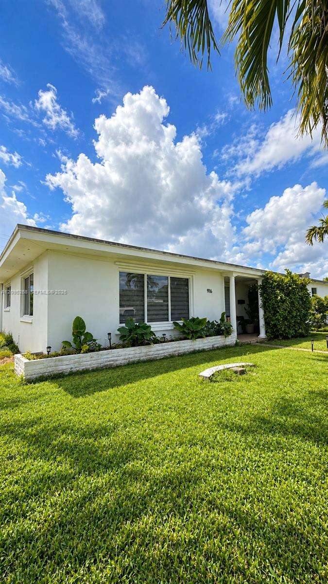 916 10th St, Hallandale Beach, FL 33009 - For Sale photo 9