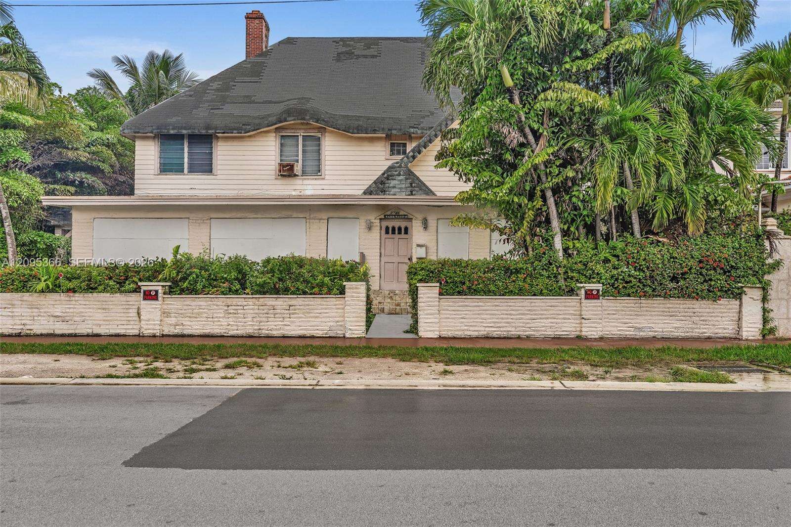 3746 Chase Ave, Miami Beach, FL 33140 - For Sale photo 3