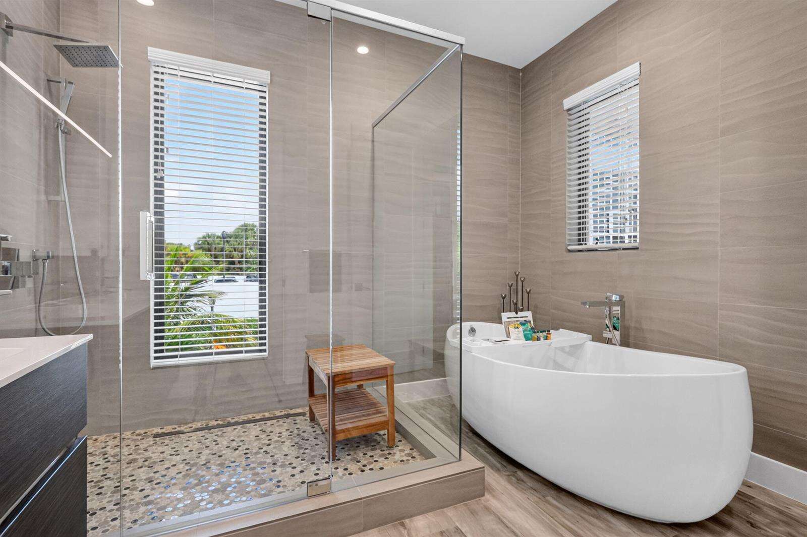 336 Balboa, Hollywood, FL 33019 - For Sale photo 19