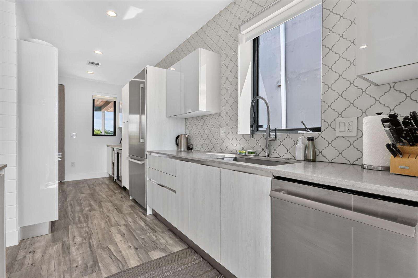336 Balboa, Hollywood, FL 33019 - For Sale photo 38