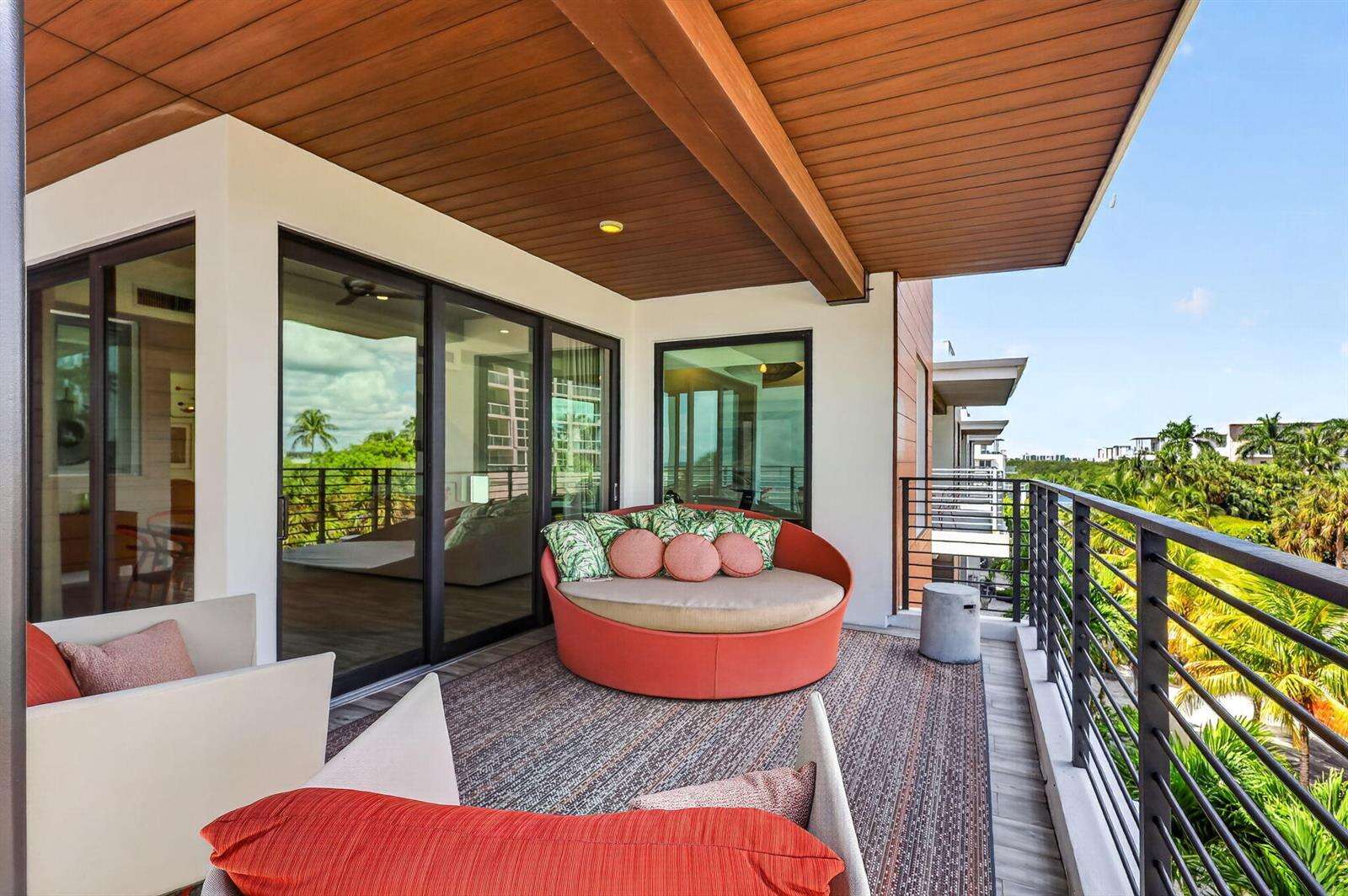 336 Balboa, Hollywood, FL 33019 - For Sale photo 47