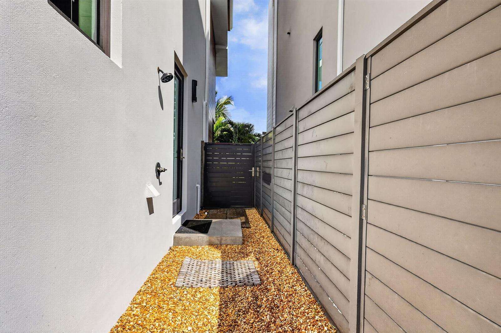 336 Balboa, Hollywood, FL 33019 - For Sale photo 67