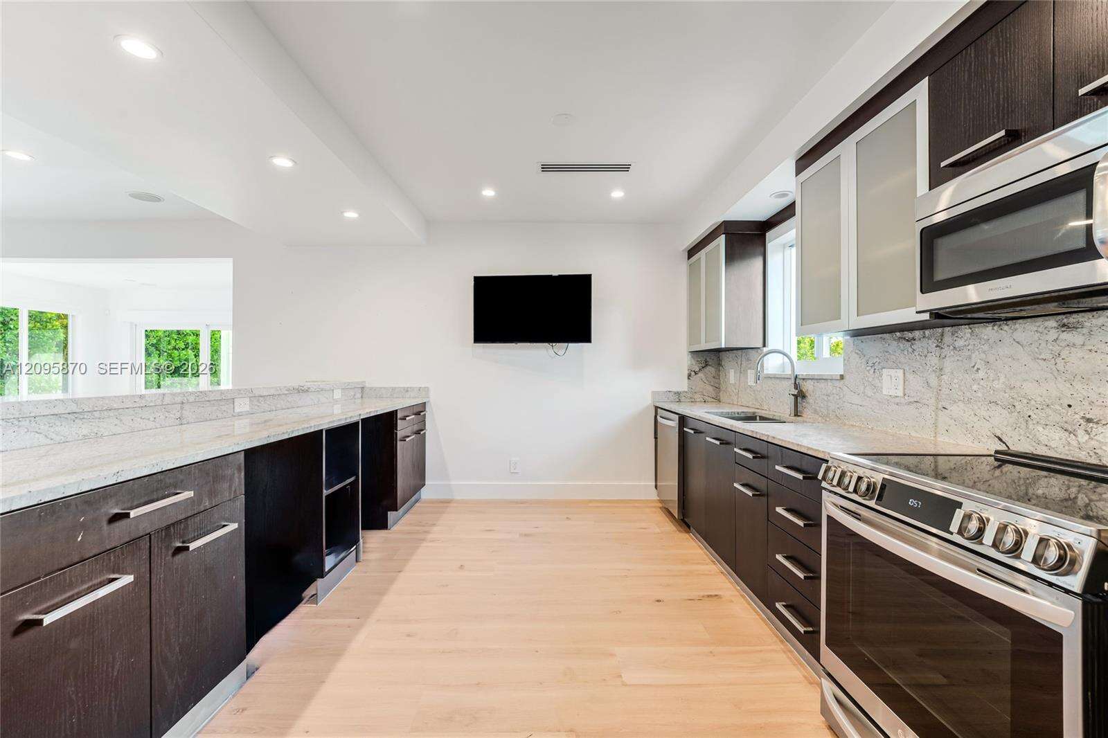 740 Shore Dr, Miami Beach, FL 33141 - For Sale photo 22
