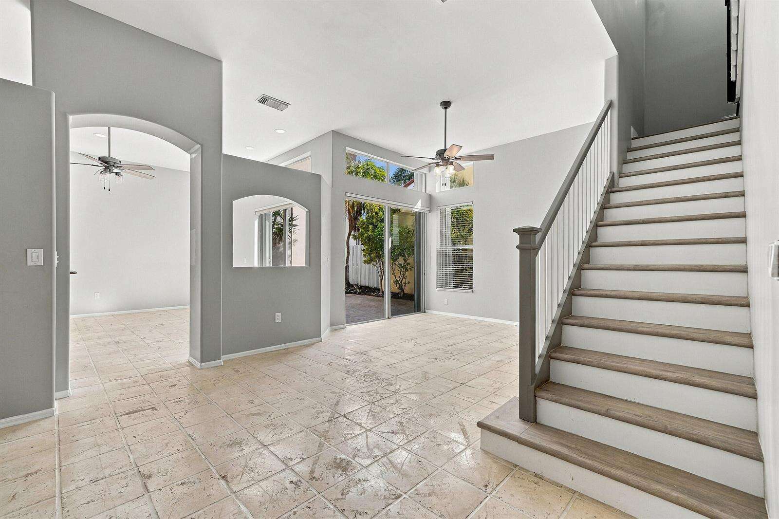 1115 Papaya, Hollywood, FL 33019 - For Sale photo 13
