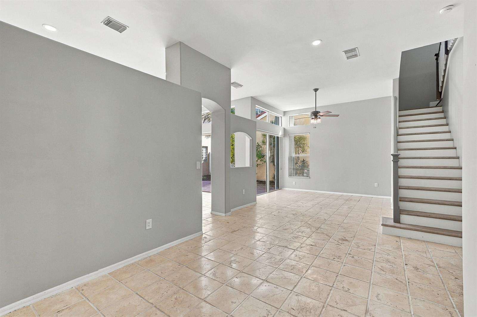 1115 Papaya, Hollywood, FL 33019 - For Sale photo 15