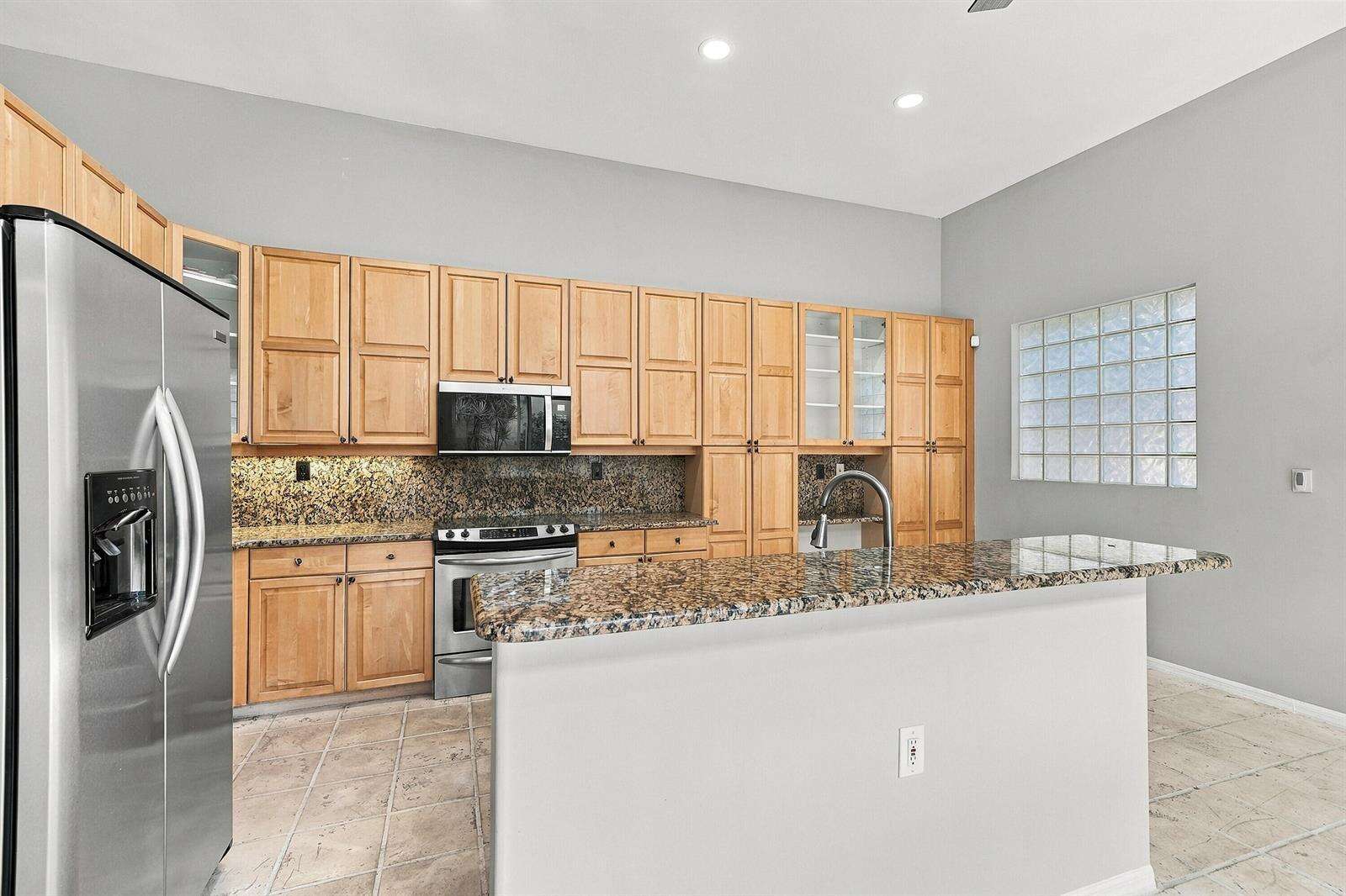 1115 Papaya, Hollywood, FL 33019 - For Sale photo 16