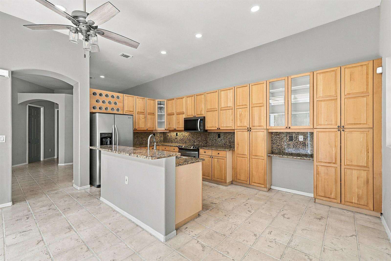 1115 Papaya, Hollywood, FL 33019 - For Sale photo 17