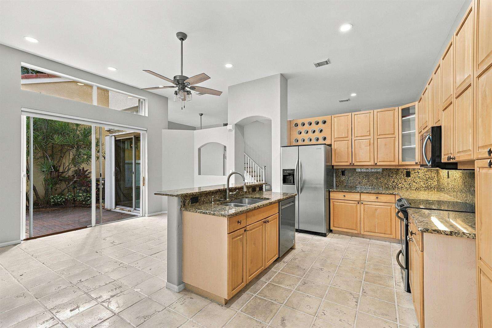 1115 Papaya, Hollywood, FL 33019 - For Sale photo 18