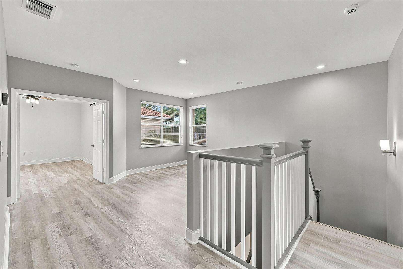 1115 Papaya, Hollywood, FL 33019 - For Sale photo 24
