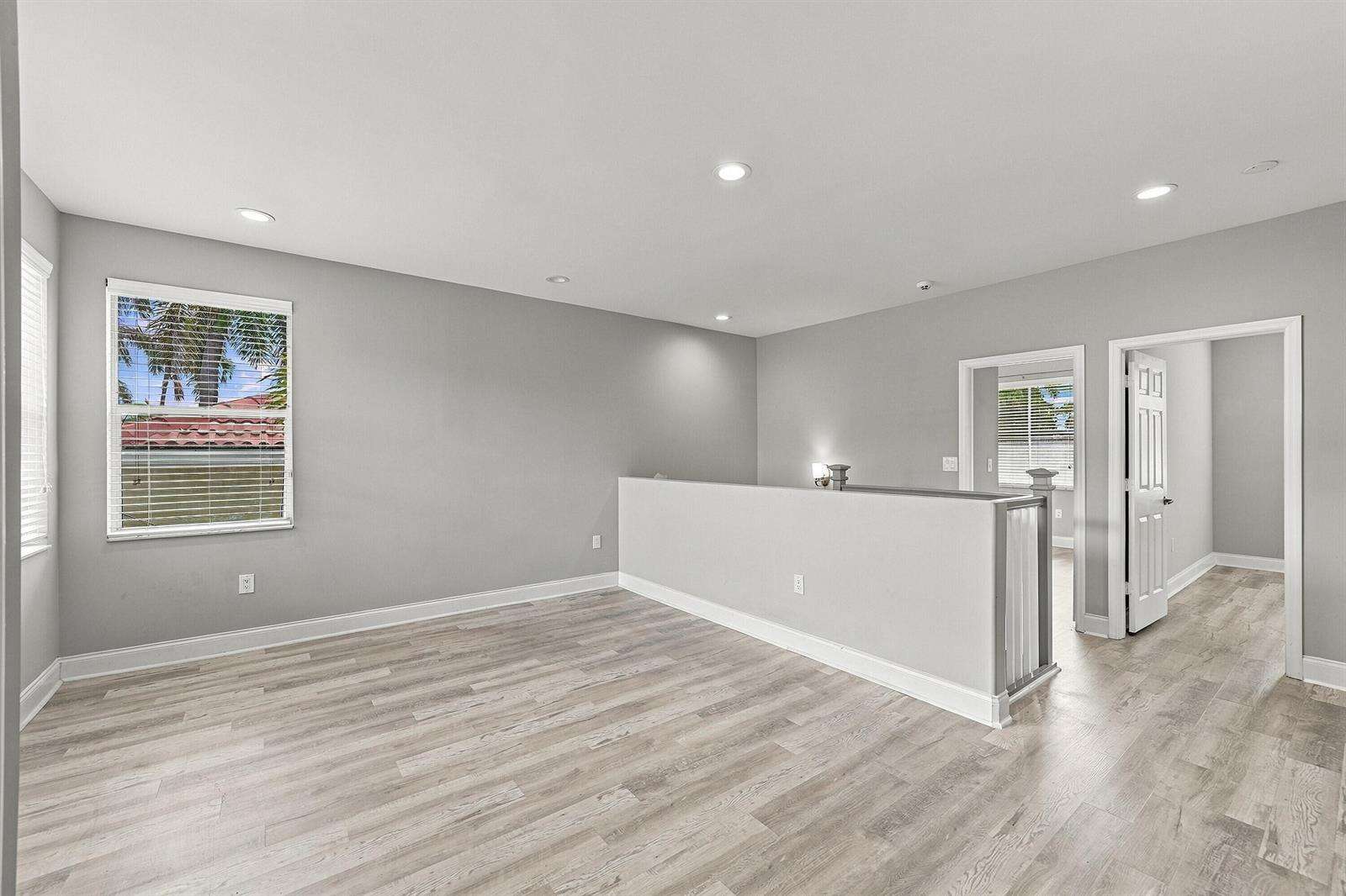 1115 Papaya, Hollywood, FL 33019 - For Sale photo 25