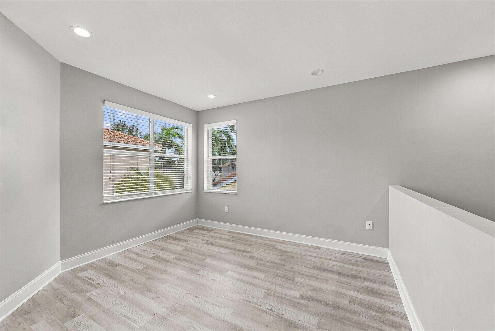 1115 Papaya, Hollywood, FL 33019 - For Sale photo 26
