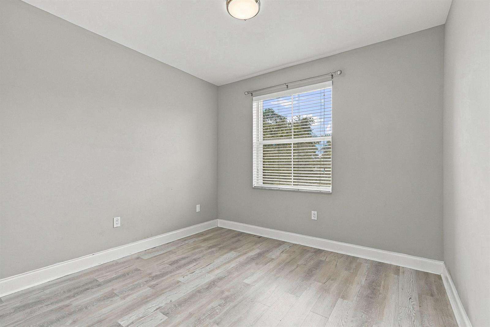 1115 Papaya, Hollywood, FL 33019 - For Sale photo 28