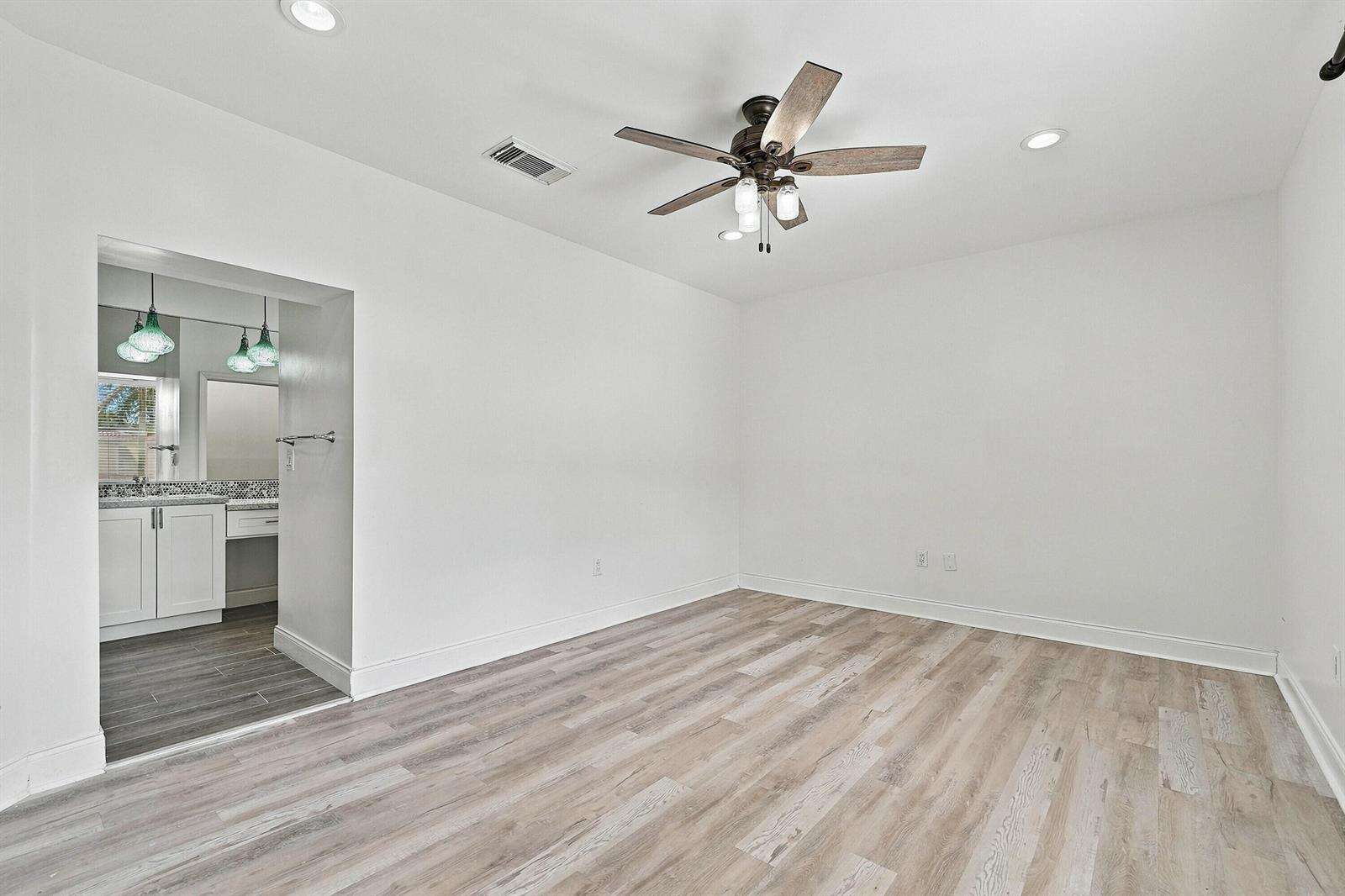 1115 Papaya, Hollywood, FL 33019 - For Sale photo 29