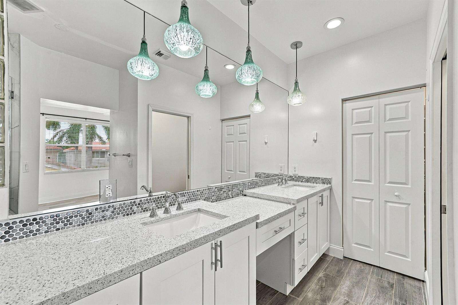 1115 Papaya, Hollywood, FL 33019 - For Sale photo 32