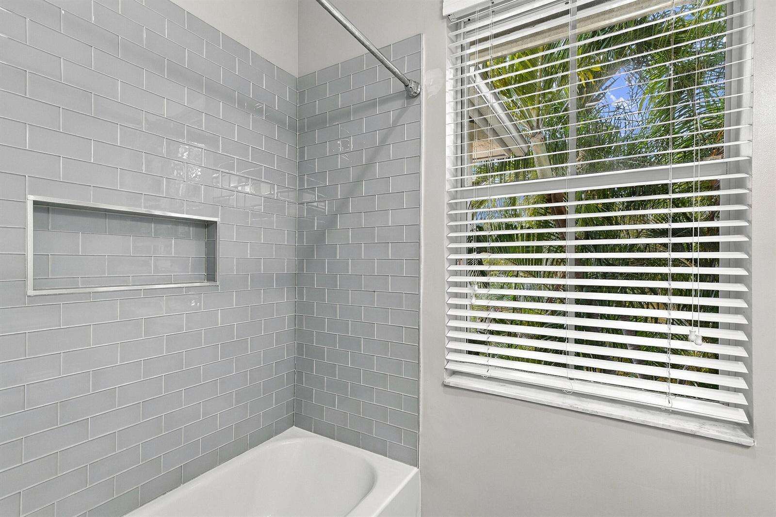 1115 Papaya, Hollywood, FL 33019 - For Sale photo 44