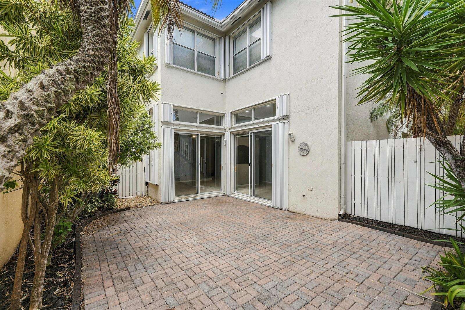 1115 Papaya, Hollywood, FL 33019 - For Sale photo 49