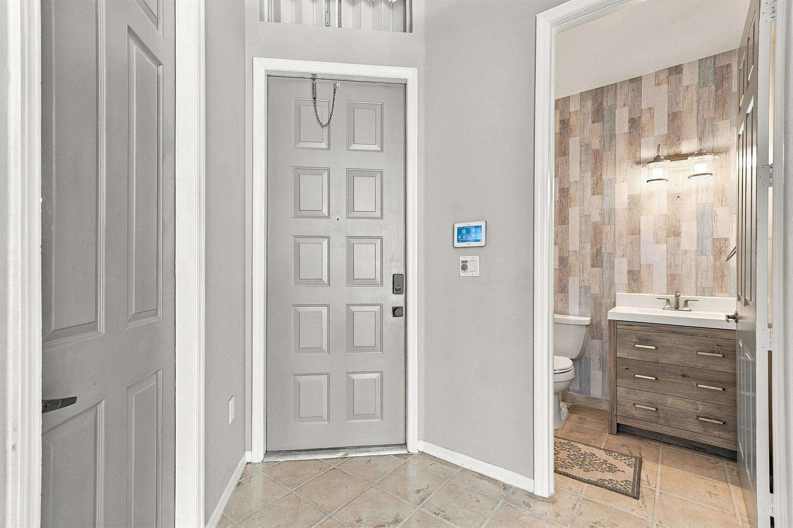 1115 Papaya, Hollywood, FL 33019 - For Sale photo 7
