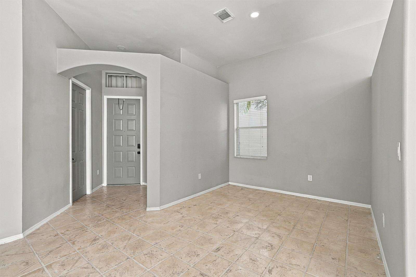 1115 Papaya, Hollywood, FL 33019 - For Sale photo 9