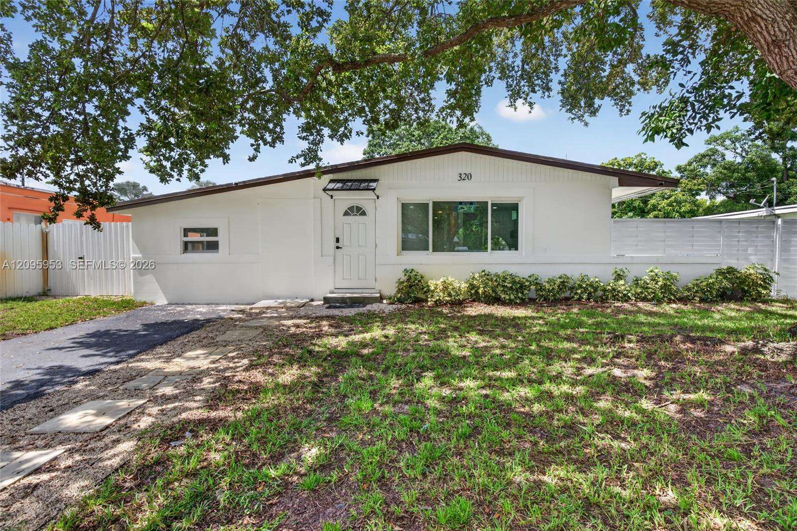 320 70th Ter, Hollywood, FL 33024 - For Sale photo 1