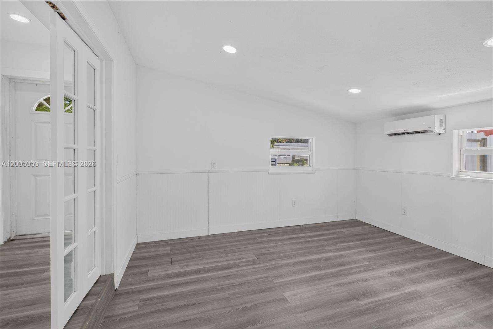 320 70th Ter, Hollywood, FL 33024 - For Sale photo 13