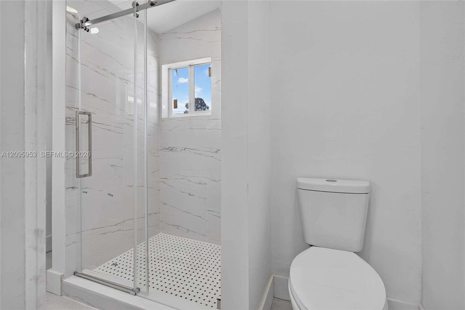 320 70th Ter, Hollywood, FL 33024 - For Sale photo 18