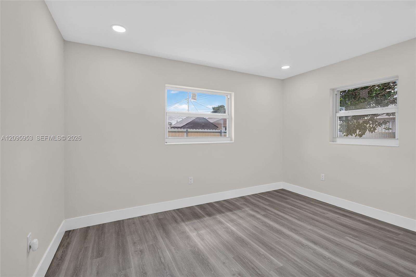 320 70th Ter, Hollywood, FL 33024 - For Sale photo 23