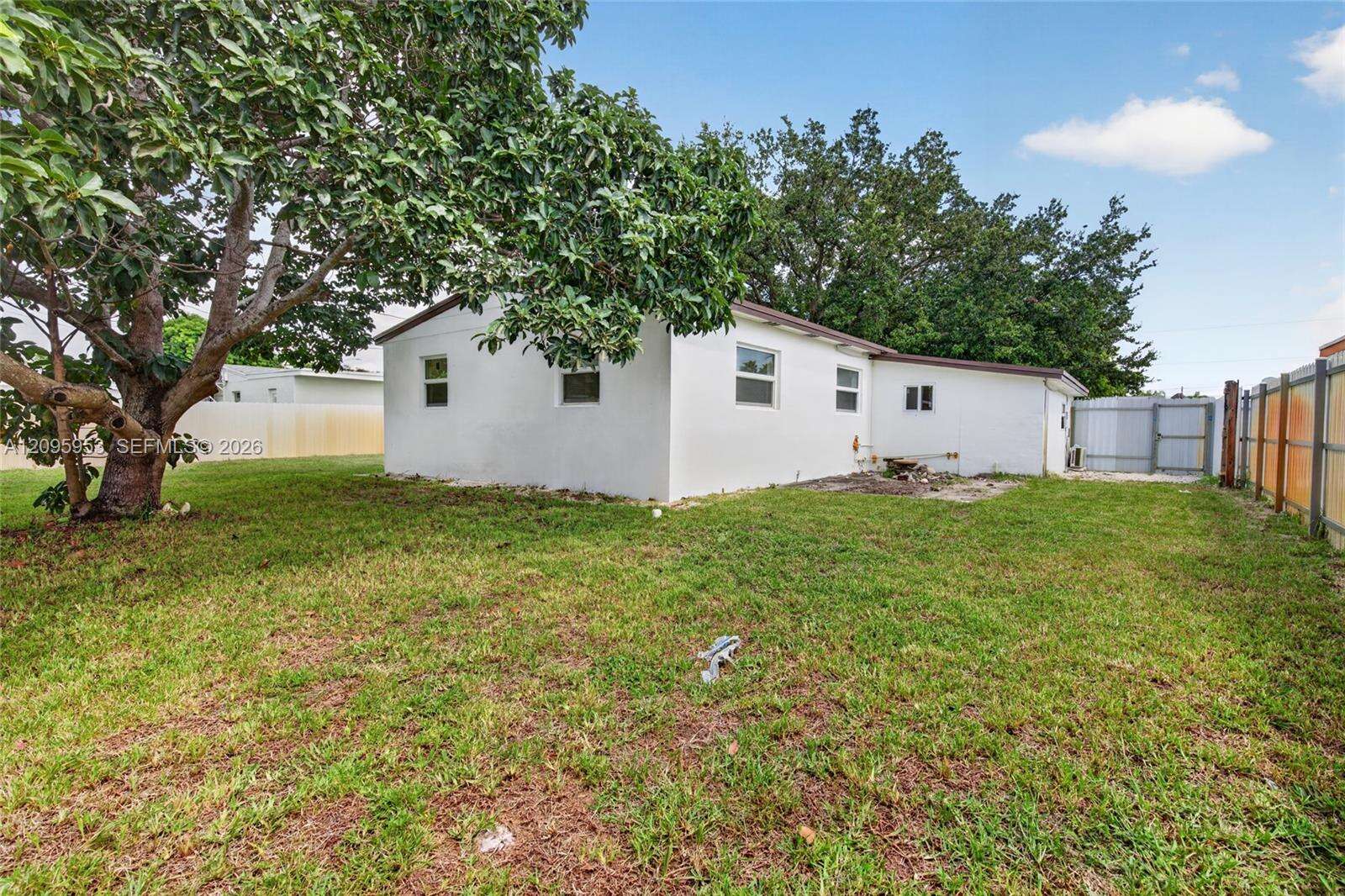 320 70th Ter, Hollywood, FL 33024 - For Sale photo 33