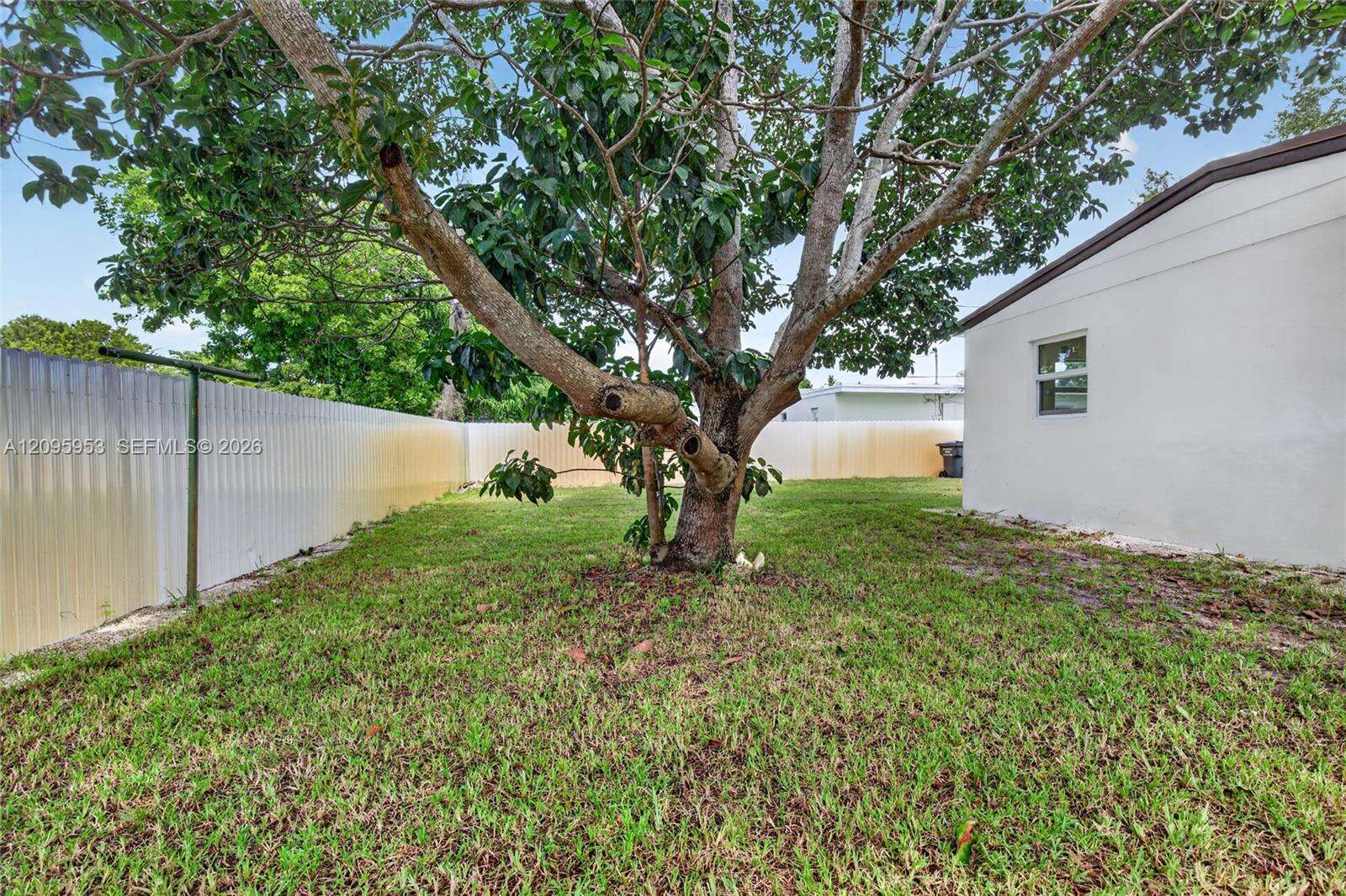 320 70th Ter, Hollywood, FL 33024 - For Sale photo 34