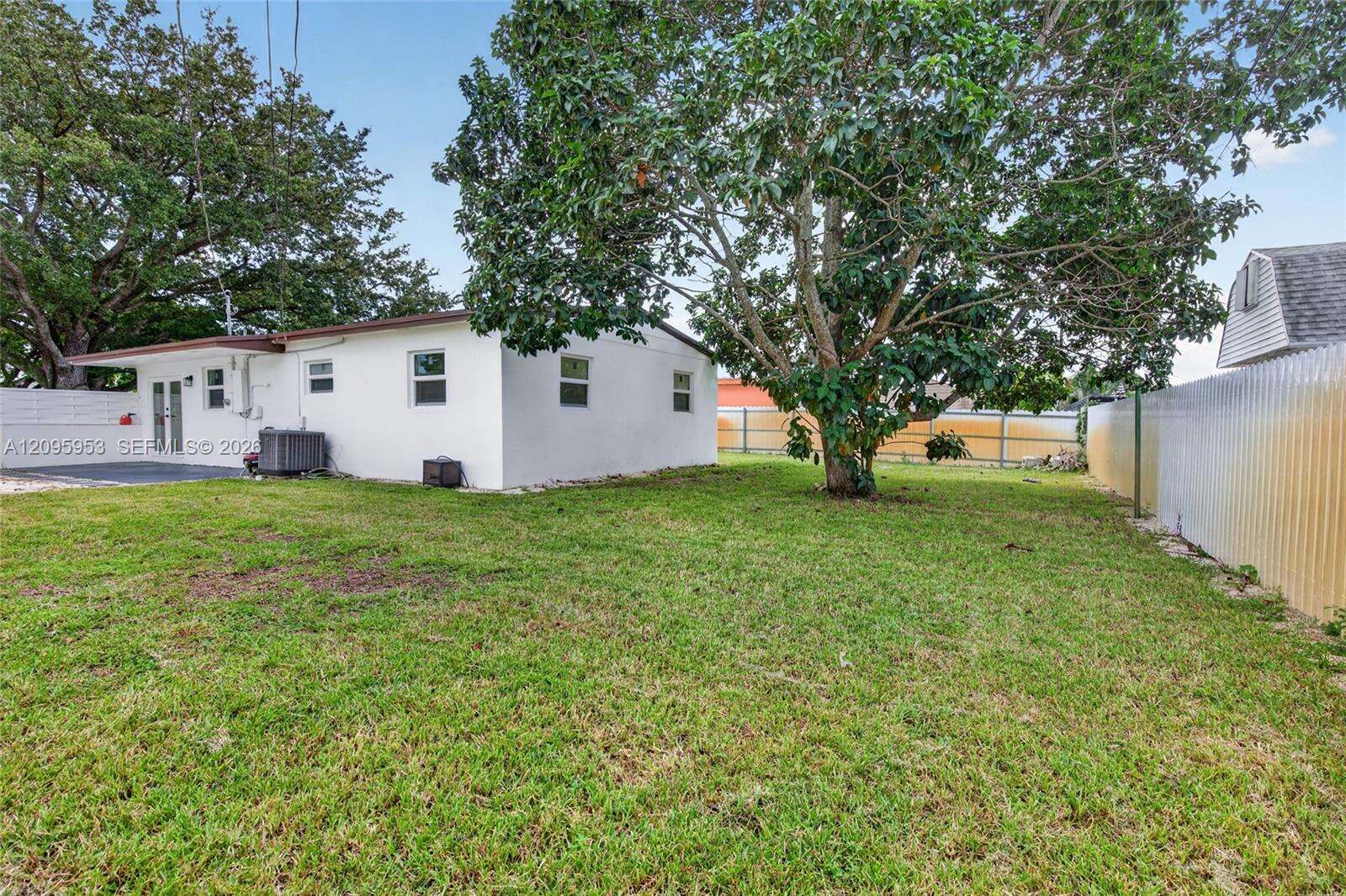 320 70th Ter, Hollywood, FL 33024 - For Sale photo 36