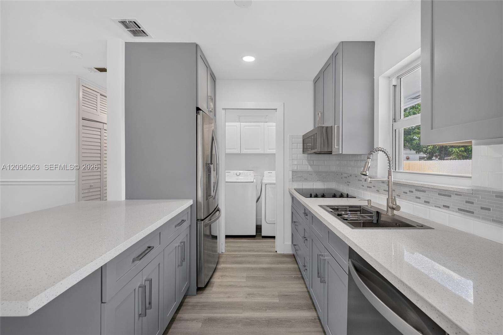 320 70th Ter, Hollywood, FL 33024 - For Sale photo 6