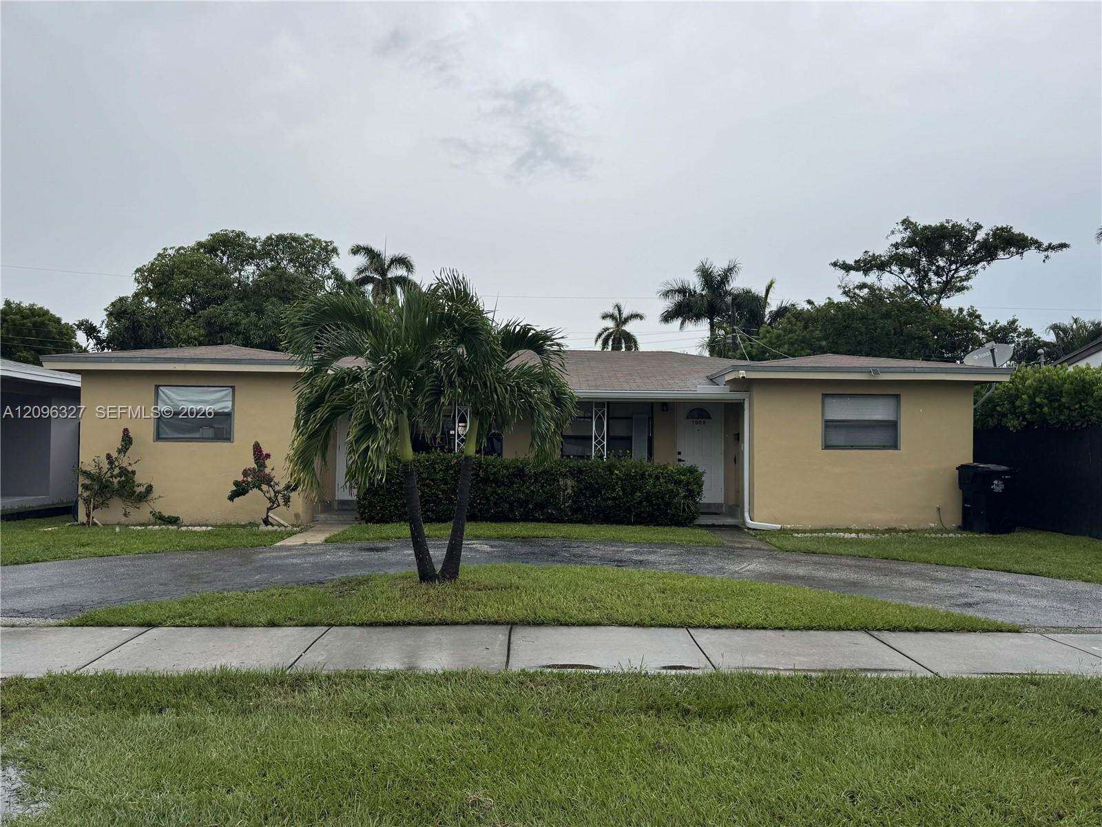 1009 2nd St, Hallandale Beach, FL 33009 - For Sale photo 1